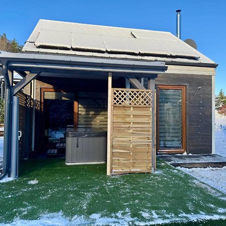 Osada Skoczkowo Komfortowe Domki Z Jacuzzi Nad Jeziorem- Sauna- Balia- Prywatny Staw Wedkarski Podiazy エクステリア 写真