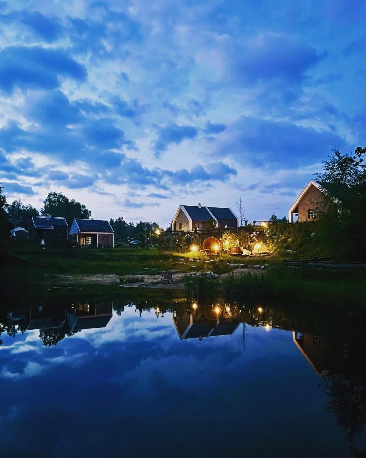 Osada Skoczkowo Komfortowe Domki Z Jacuzzi Nad Jeziorem- Sauna- Balia- Prywatny Staw Wedkarski Podiazy エクステリア 写真