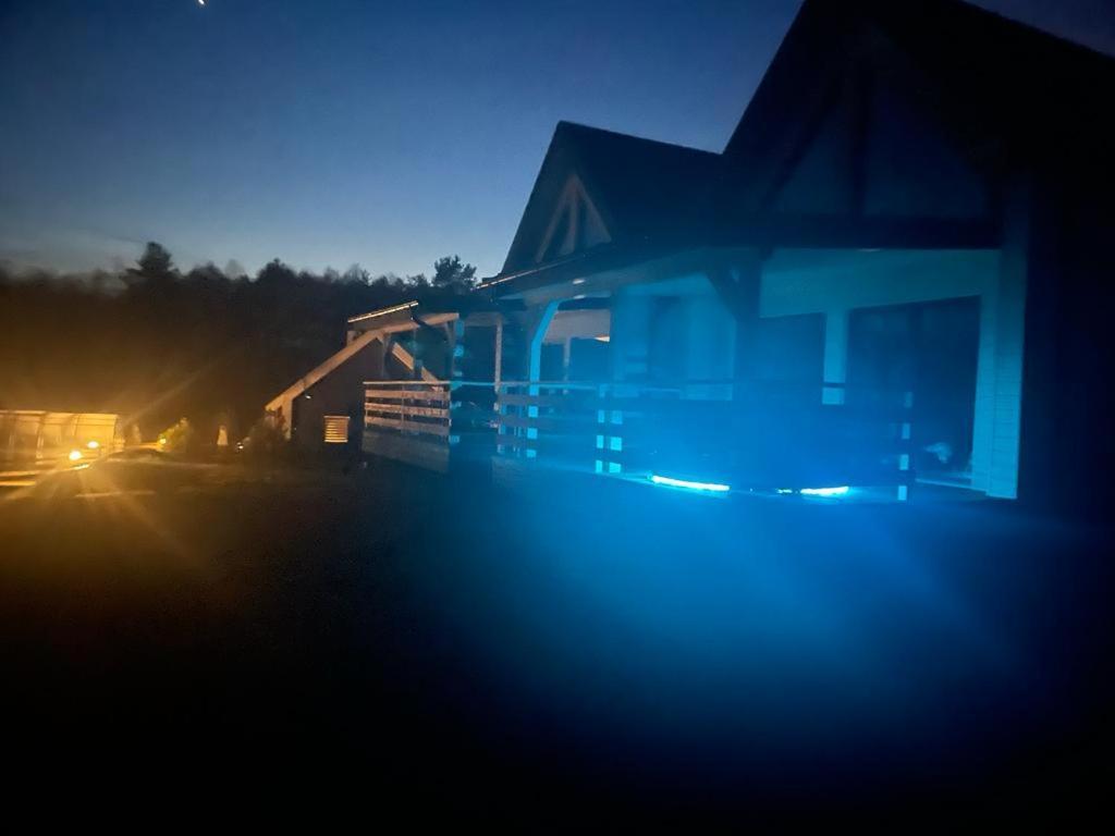 Osada Skoczkowo Komfortowe Domki Z Jacuzzi Nad Jeziorem- Sauna- Balia- Prywatny Staw Wedkarski Podiazy エクステリア 写真