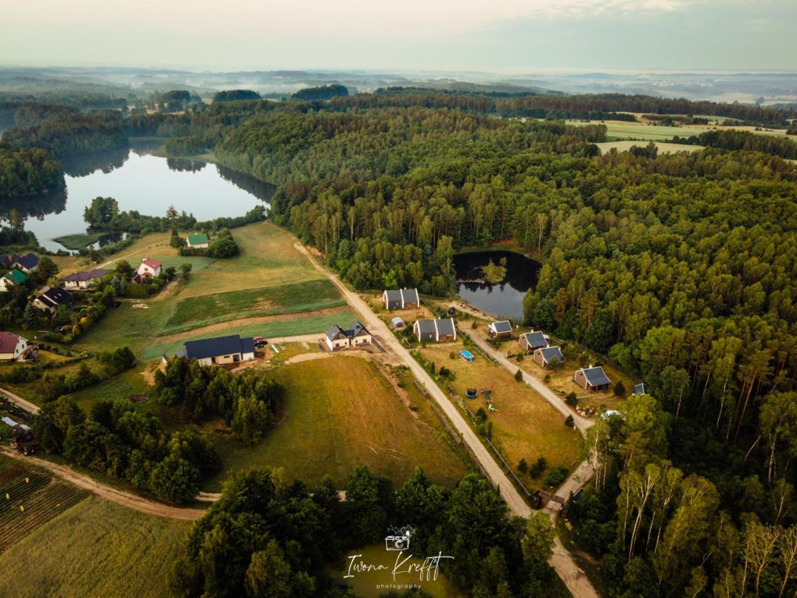 Osada Skoczkowo Komfortowe Domki Z Jacuzzi Nad Jeziorem- Sauna- Balia- Prywatny Staw Wedkarski Podiazy エクステリア 写真