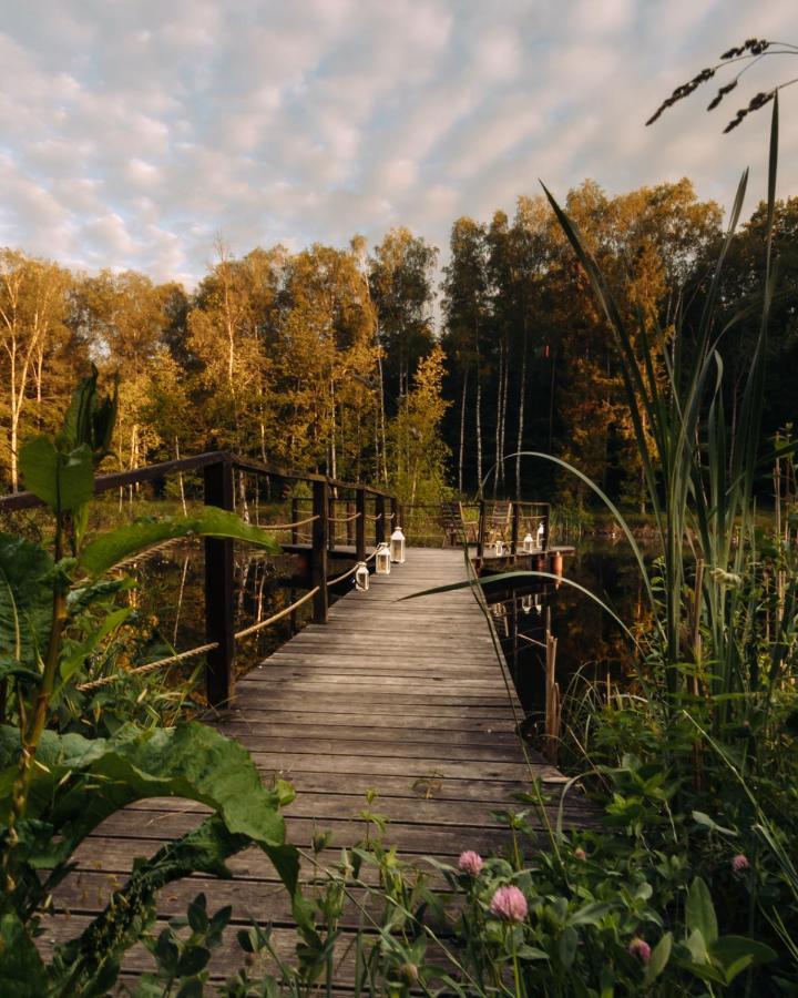 Osada Skoczkowo Komfortowe Domki Z Jacuzzi Nad Jeziorem- Sauna- Balia- Prywatny Staw Wedkarski Podiazy エクステリア 写真