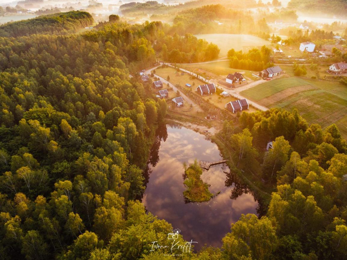 Osada Skoczkowo Komfortowe Domki Z Jacuzzi Nad Jeziorem- Sauna- Balia- Prywatny Staw Wedkarski Podiazy エクステリア 写真