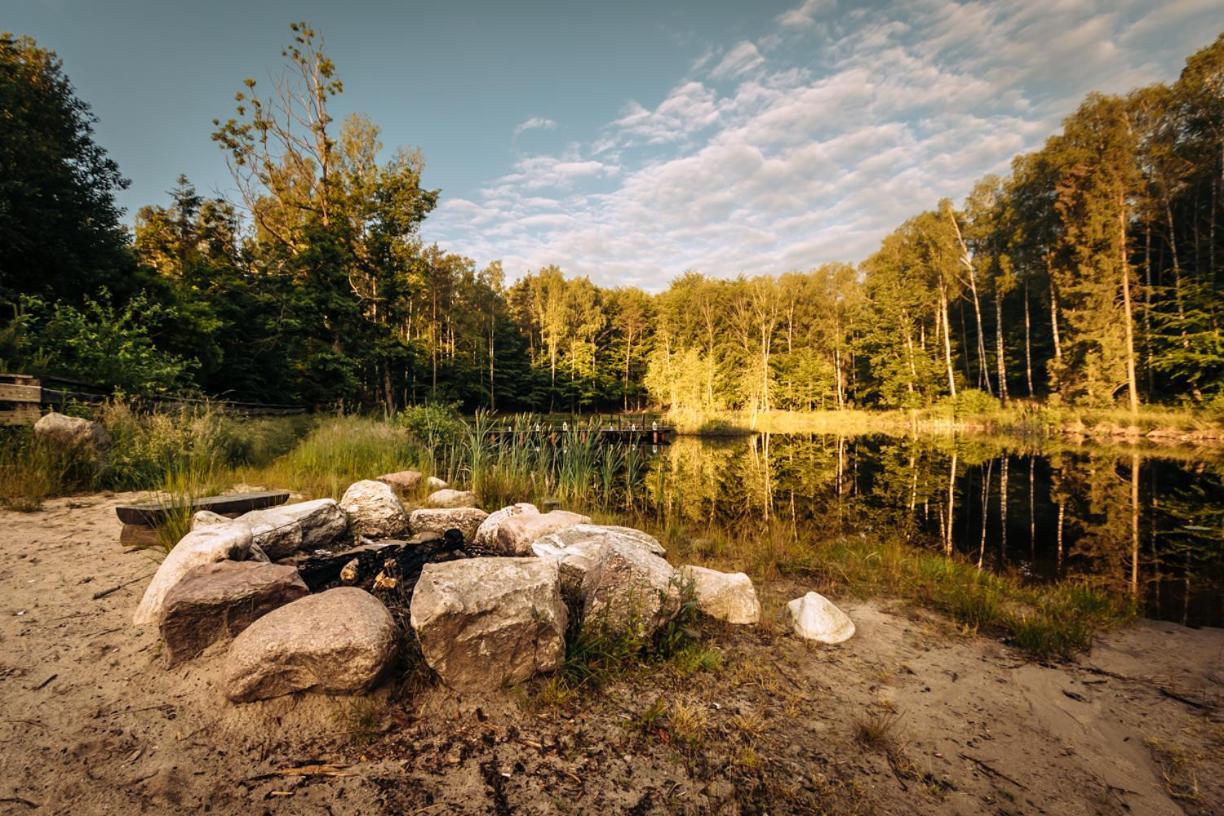 Osada Skoczkowo Komfortowe Domki Z Jacuzzi Nad Jeziorem- Sauna- Balia- Prywatny Staw Wedkarski Podiazy エクステリア 写真