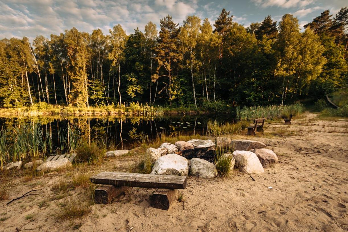 Osada Skoczkowo Komfortowe Domki Z Jacuzzi Nad Jeziorem- Sauna- Balia- Prywatny Staw Wedkarski Podiazy エクステリア 写真
