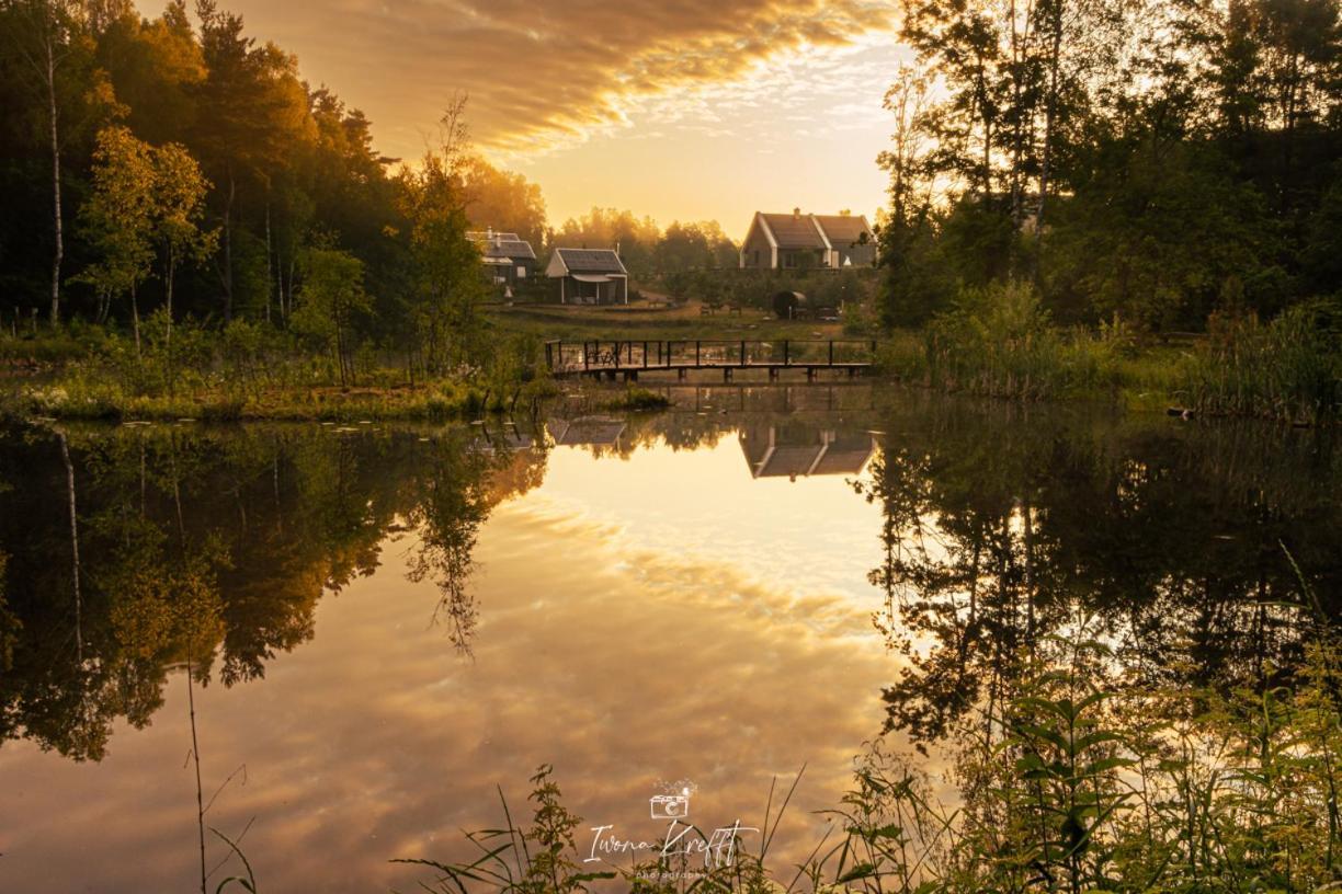 Osada Skoczkowo Komfortowe Domki Z Jacuzzi Nad Jeziorem- Sauna- Balia- Prywatny Staw Wedkarski Podiazy エクステリア 写真