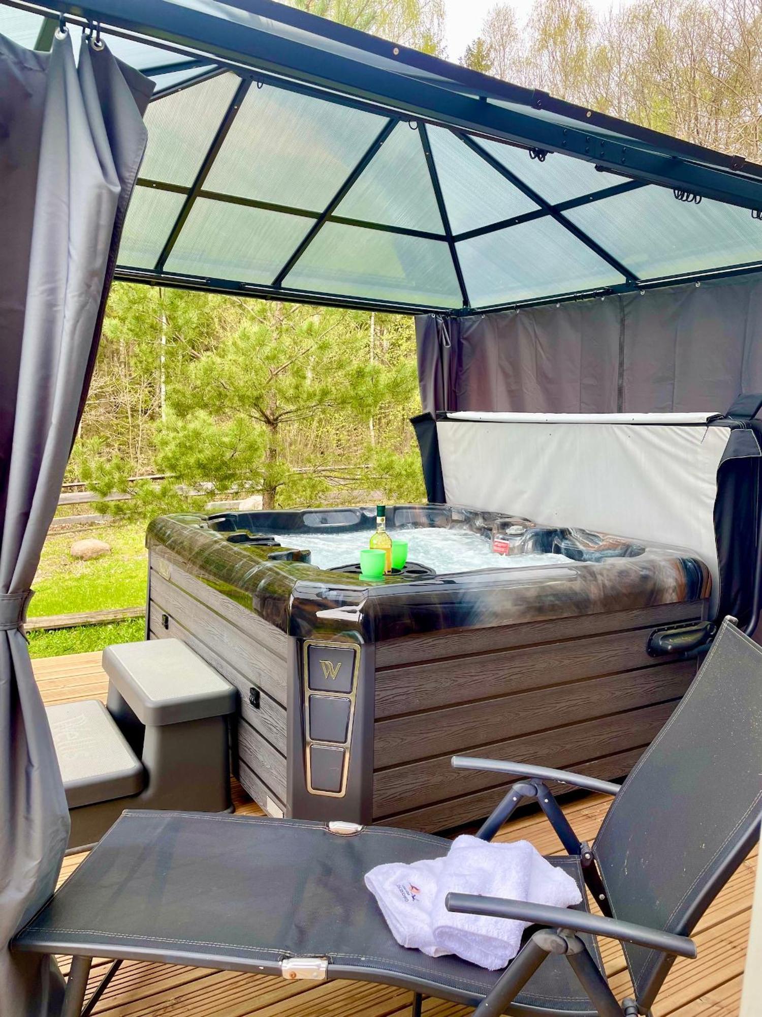 Osada Skoczkowo Komfortowe Domki Z Jacuzzi Nad Jeziorem- Sauna- Balia- Prywatny Staw Wedkarski Podiazy エクステリア 写真