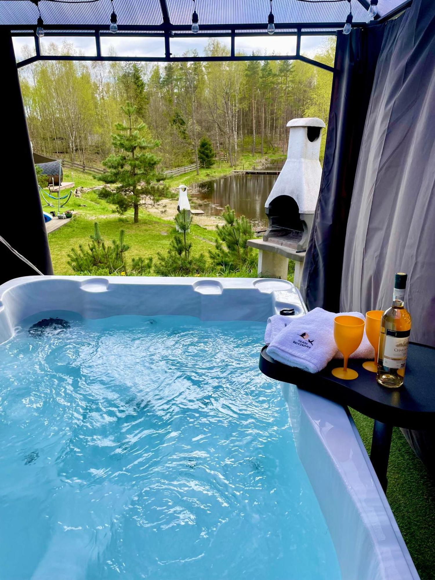 Osada Skoczkowo Komfortowe Domki Z Jacuzzi Nad Jeziorem- Sauna- Balia- Prywatny Staw Wedkarski Podiazy エクステリア 写真